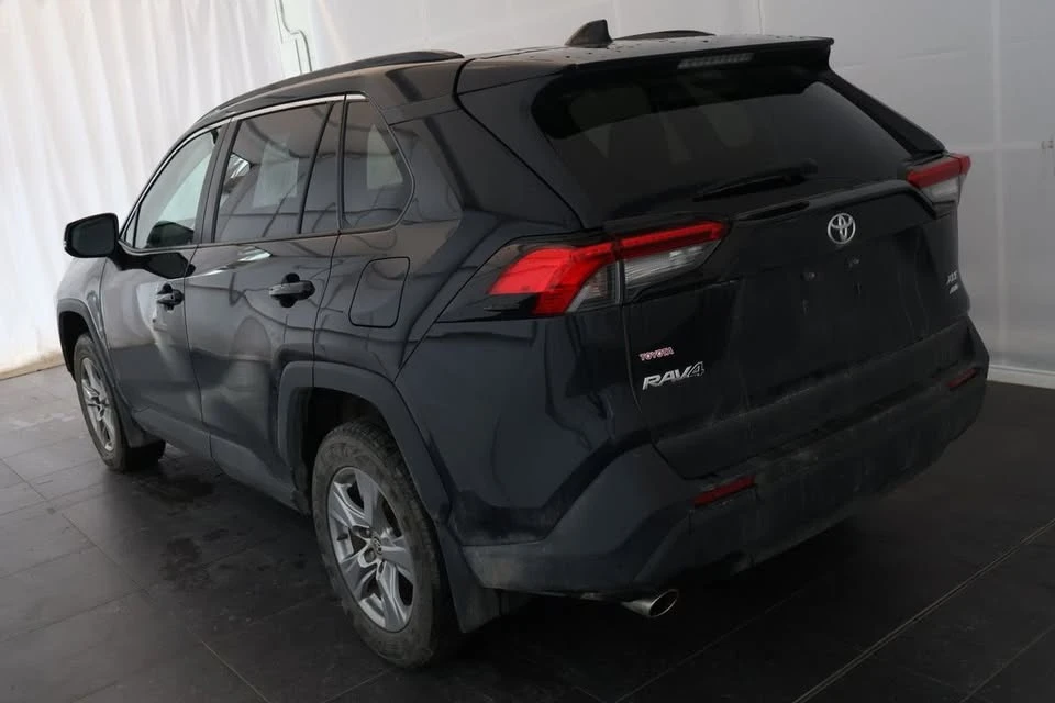 2023 Toyota RAV4 5th Gen - Image 18 of 19