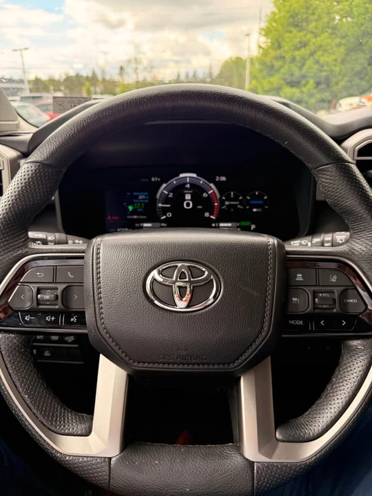 2023 Toyota Sequoia 3rd Gen - Image 15 of 18