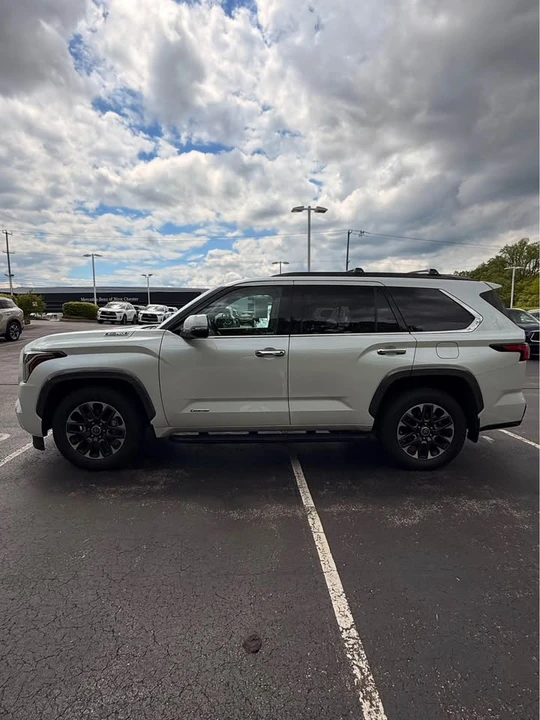 2023 Toyota Sequoia 3rd Gen - Image 4 of 18