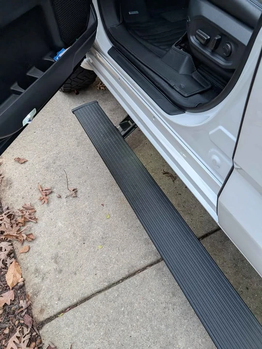 2023 Toyota Sequoia 3rd Gen - Image 8 of 8