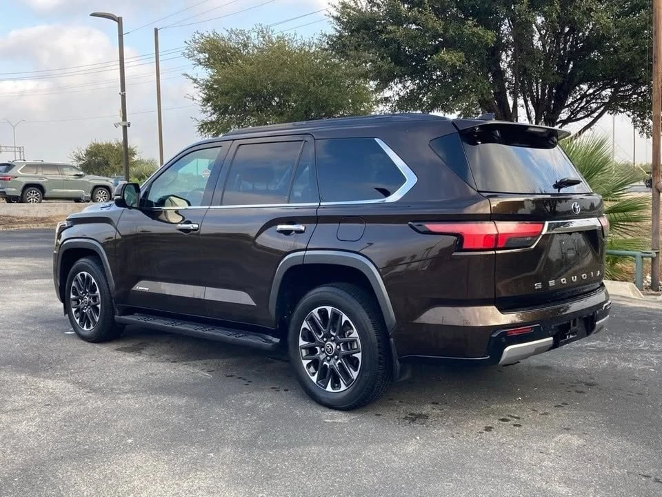 2023 Toyota Sequoia 3rd Gen - Image 4 of 13