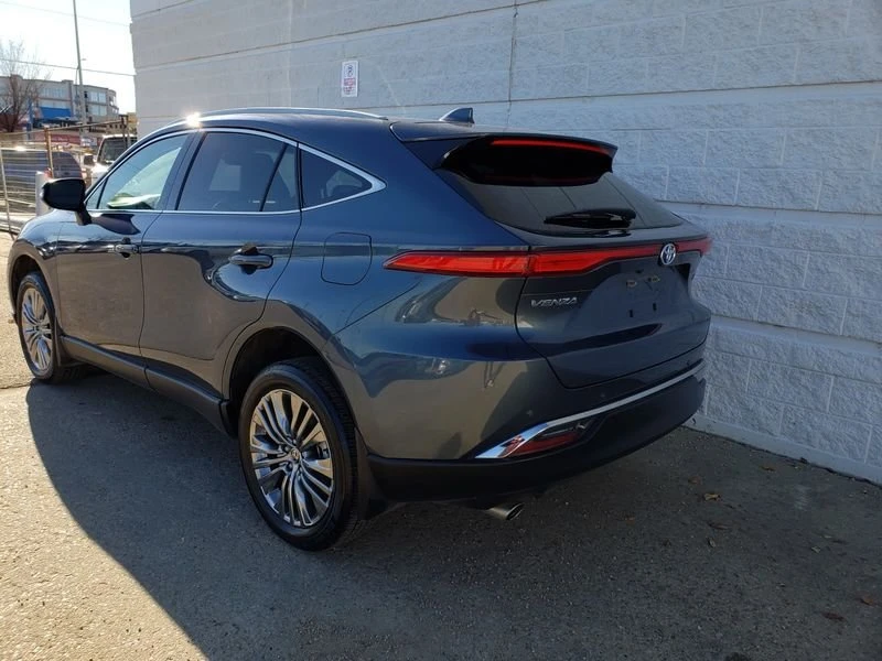 2023 Toyota Venza - Image 4 of 20