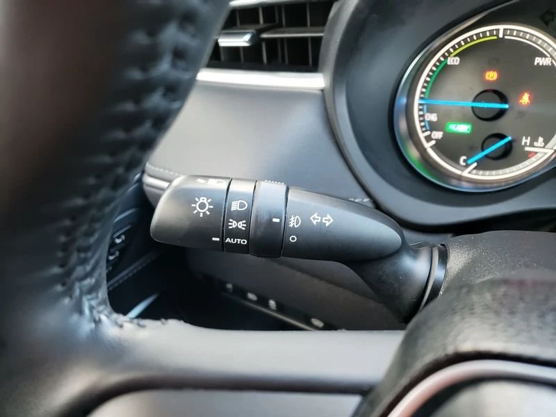 2023 Toyota Venza - Image 13 of 20