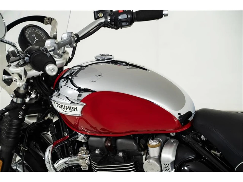 2023 Triumph New Bonneville - Image 7 of 31