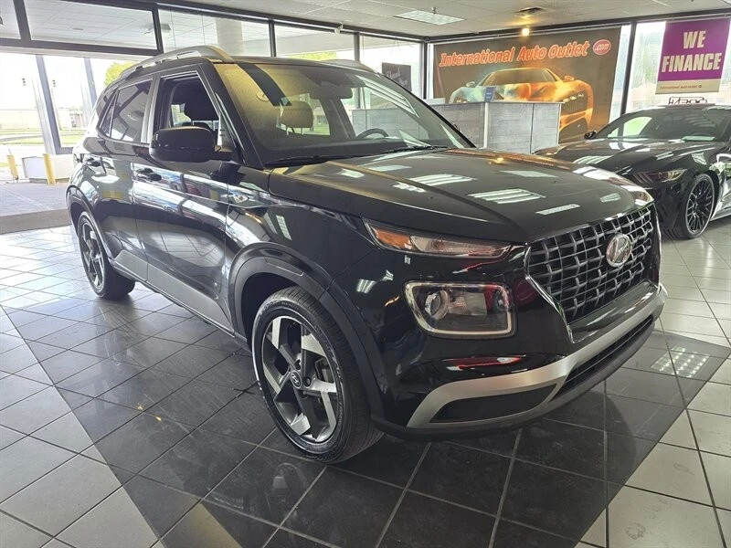 2023 Hyundai Venue - Image 3 of 4