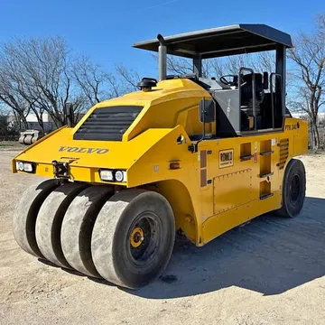 2023 Volvo PTR240 Pneumatic Roller