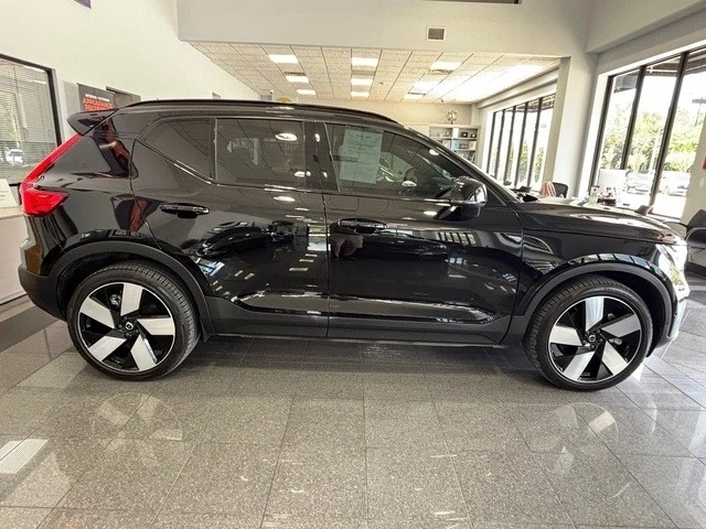 2023 Volvo XC40 - Image 19 of 21