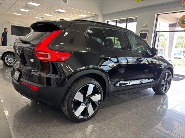 2023 Volvo XC40 - Image 18 of 21