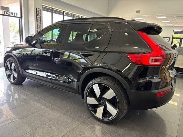 2023 Volvo XC40 - Image 3 of 12
