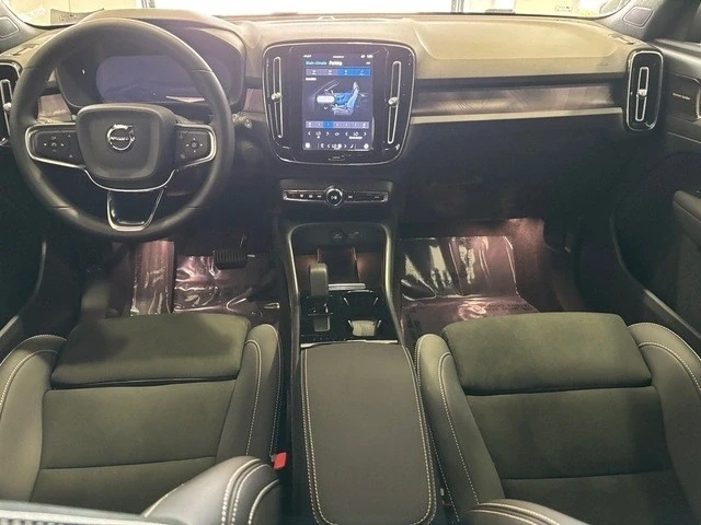 2023 Volvo XC40 - Image 9 of 12