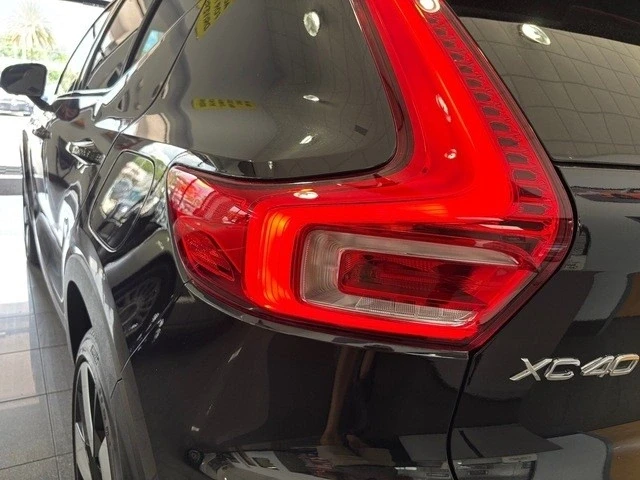 2023 Volvo XC40 - Image 11 of 12