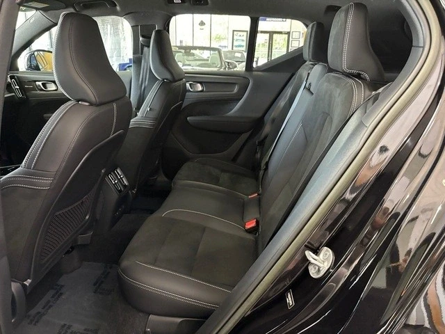 2023 Volvo XC40 - Image 7 of 12