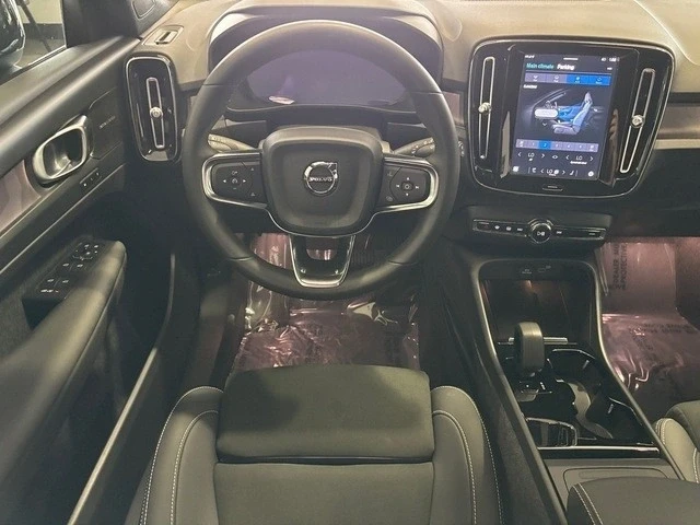 2023 Volvo XC40 - Image 10 of 12