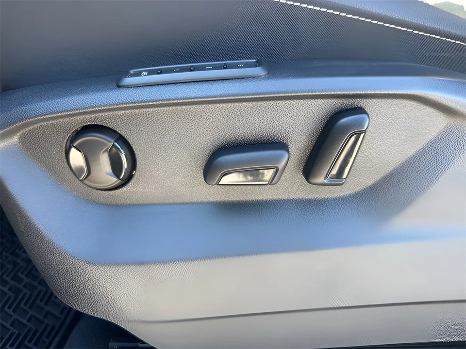 2023 Volkswagen Atlas - Image 10 of 12