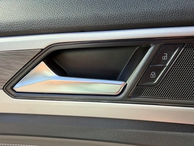 2023 Volkswagen Atlas - Image 12 of 21