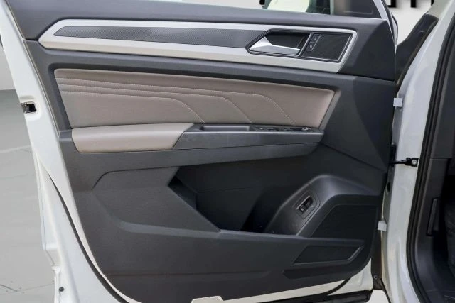 2023 Volkswagen Atlas - Image 14 of 21