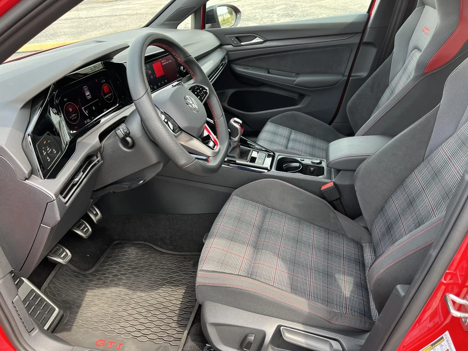 2023 Volkswagen GTI Mk8 - Image 12 of 15