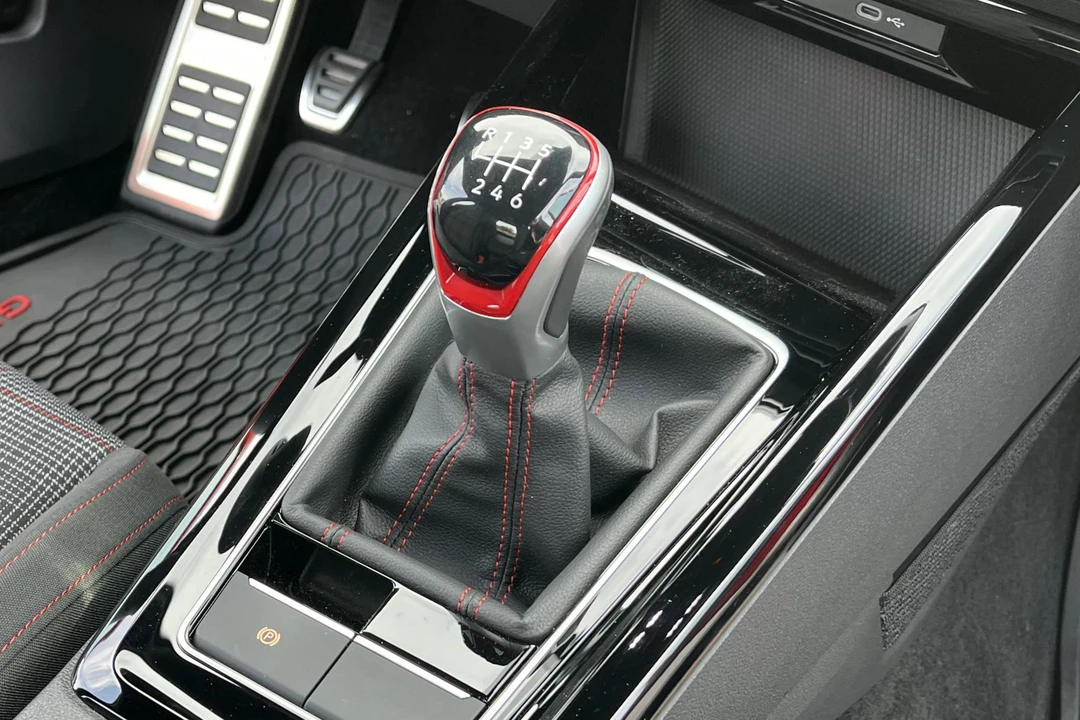 2023 Volkswagen GTI Mk8 - Image 10 of 15