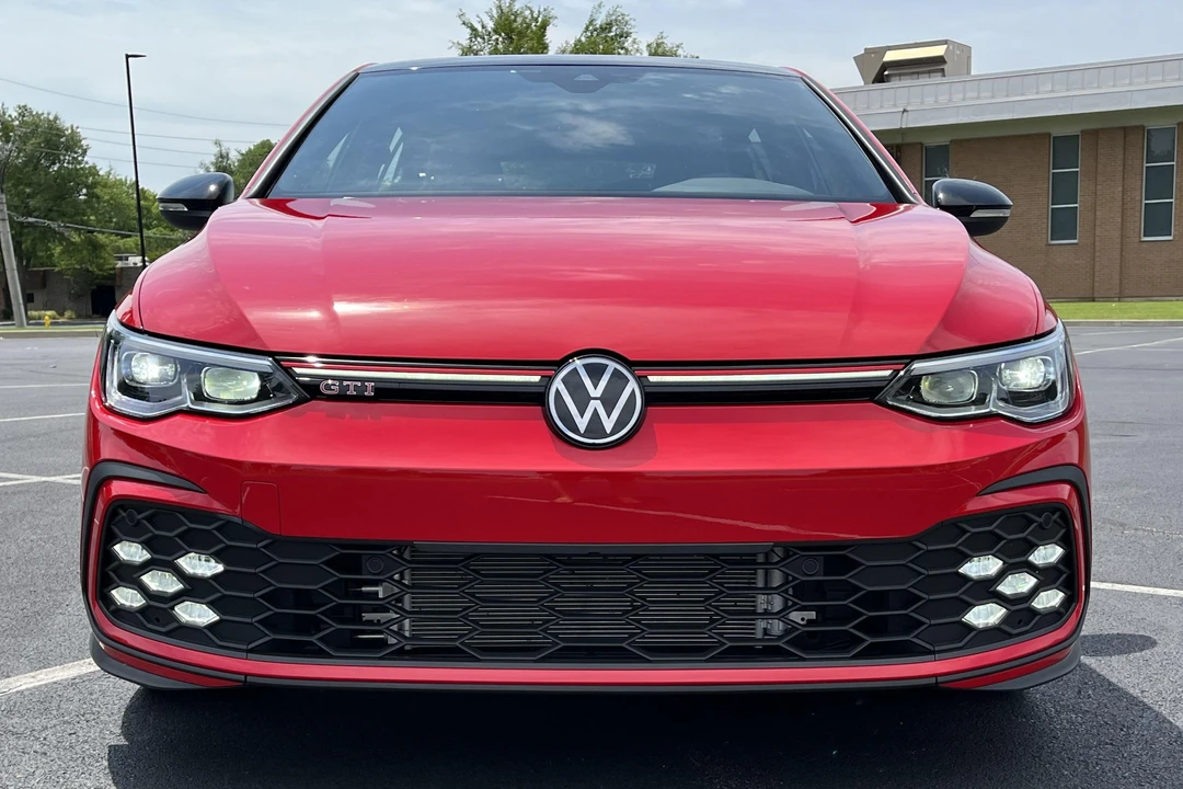 2023 Volkswagen GTI Mk8 - Image 2 of 15