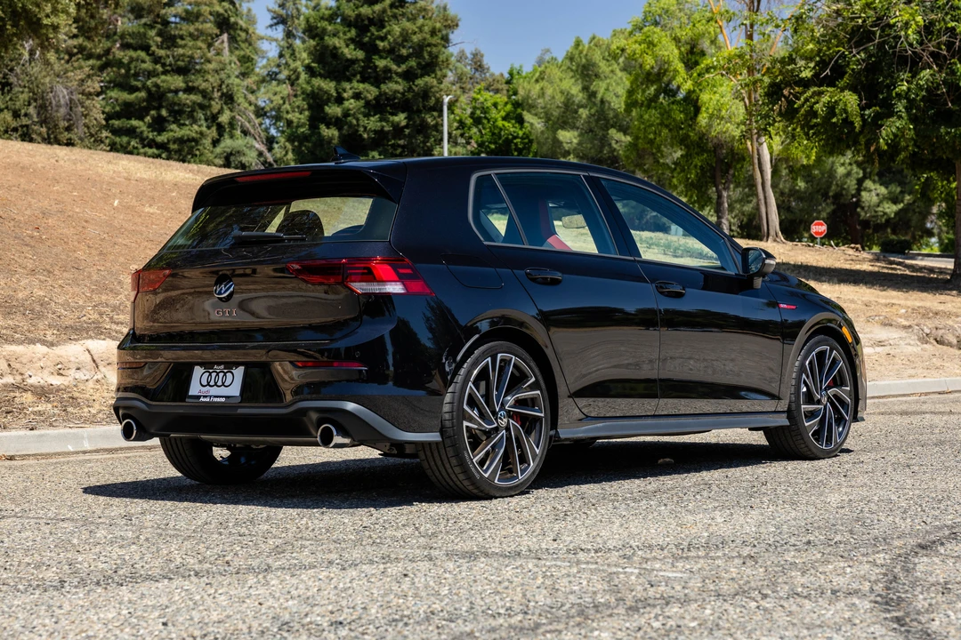 2023 Volkswagen GTI Mk8 - Image 9 of 31