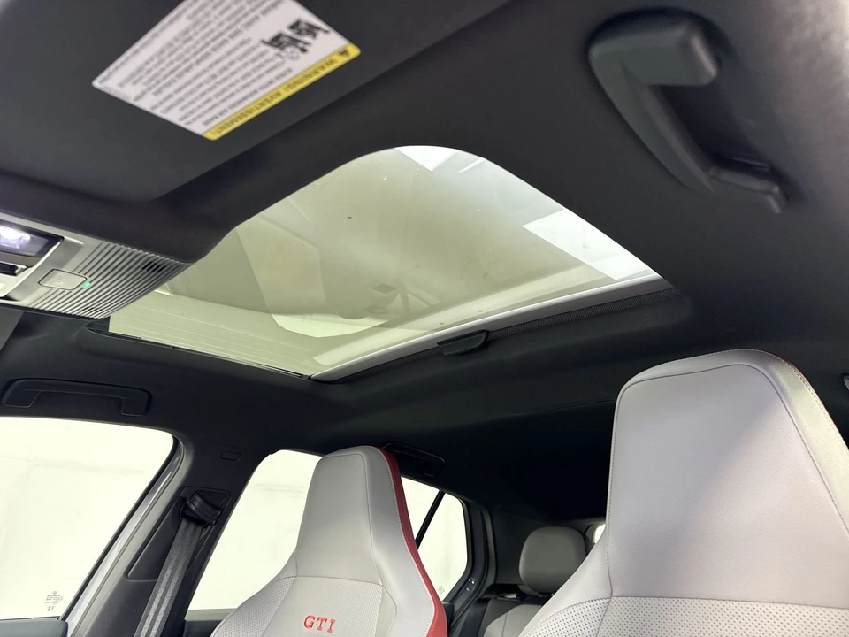 2023 Volkswagen GTI Mk8 - Image 18 of 31
