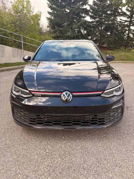 2023 Volkswagen GTI Mk8 - Image 2 of 17