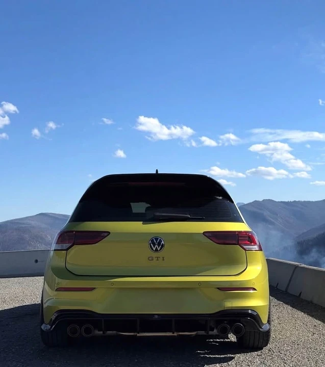 2023 Volkswagen GTI Mk8 - Image 3 of 6