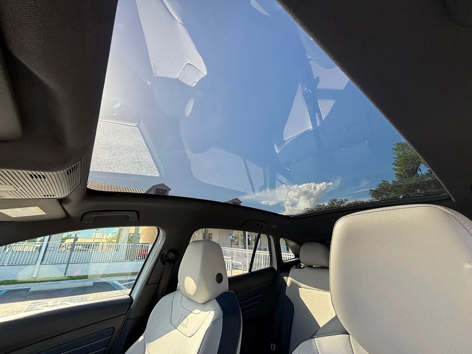2023 Volkswagen ID.4 - Image 9 of 12