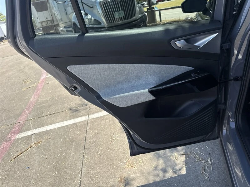 2023 Volkswagen ID.4 - Image 14 of 20