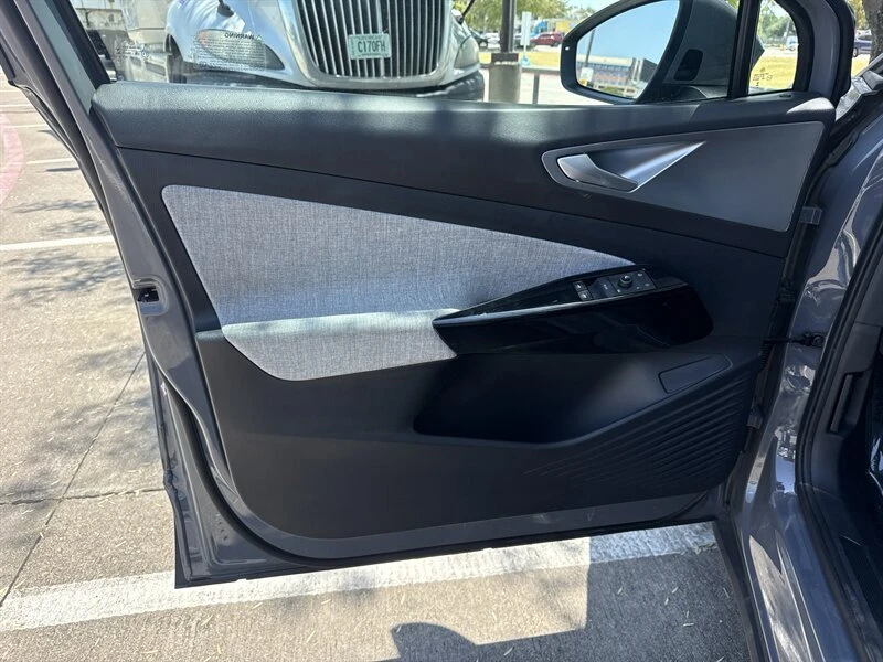 2023 Volkswagen ID.4 - Image 10 of 20