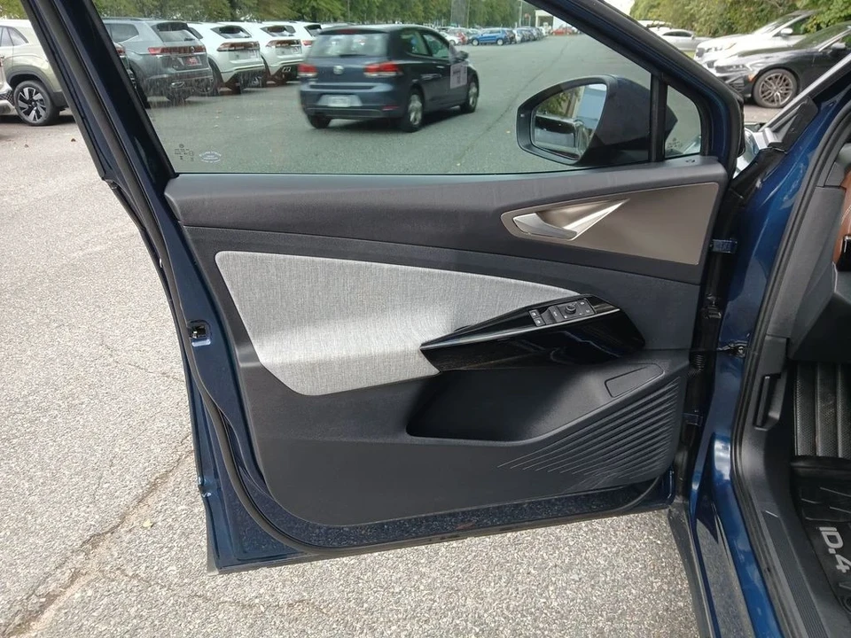 2023 Volkswagen ID.4 - Image 10 of 12