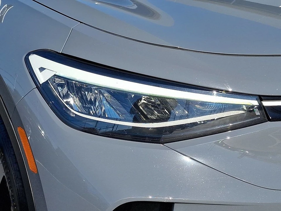 2023 Volkswagen ID.4 - Image 9 of 12