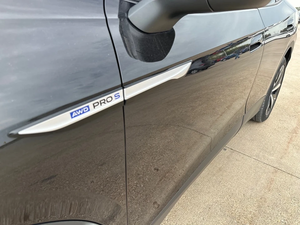 2023 Volkswagen ID.4 - Image 3 of 12