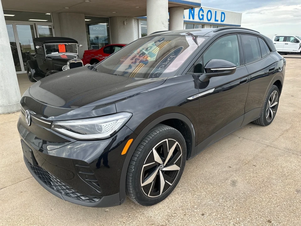 2023 Volkswagen ID.4 - Image 2 of 12