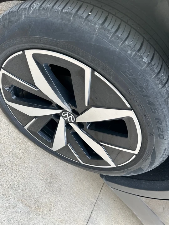 2023 Volkswagen ID.4 - Image 8 of 12