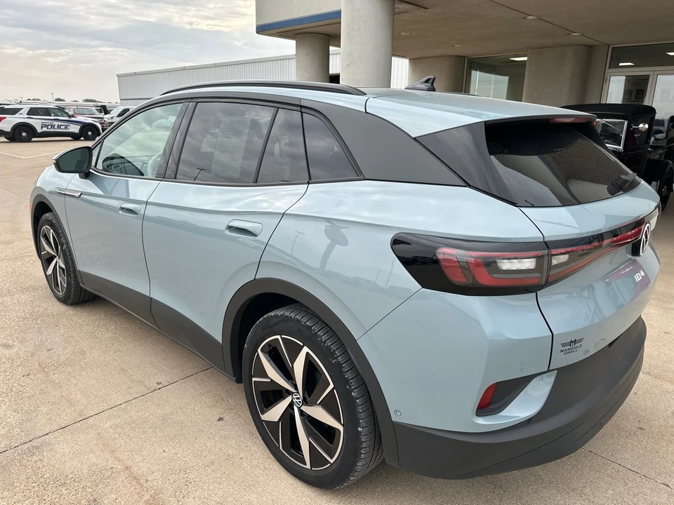 2023 Volkswagen ID.4 - Image 4 of 12