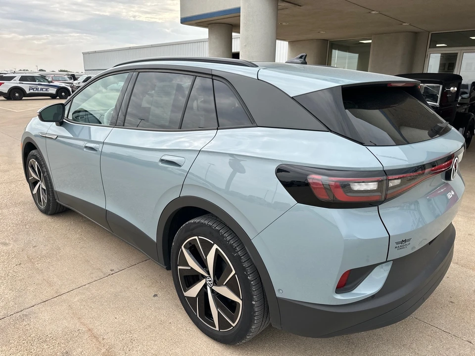 2023 Volkswagen ID.4 - Image 4 of 12