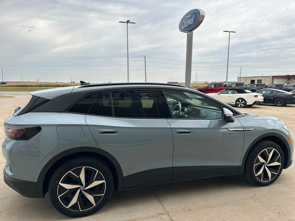 2023 Volkswagen ID.4 - Image 9 of 12