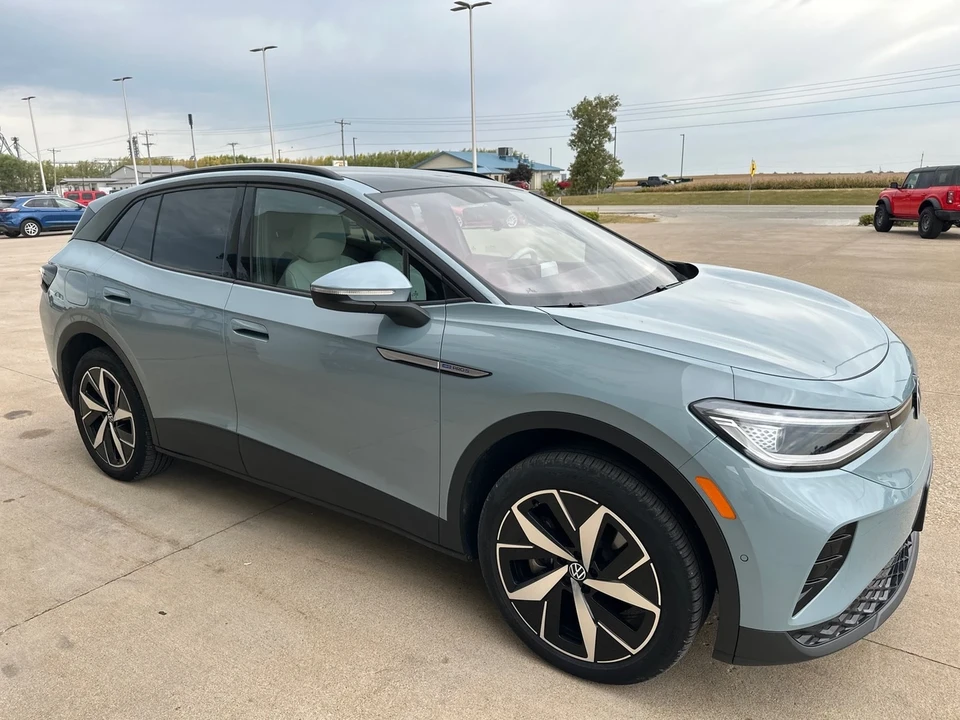 2023 Volkswagen ID.4 - Image 10 of 12