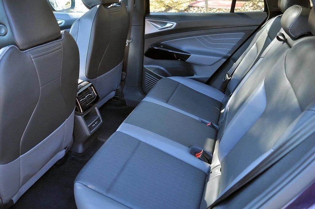 2023 Volkswagen ID.4 - Image 11 of 16