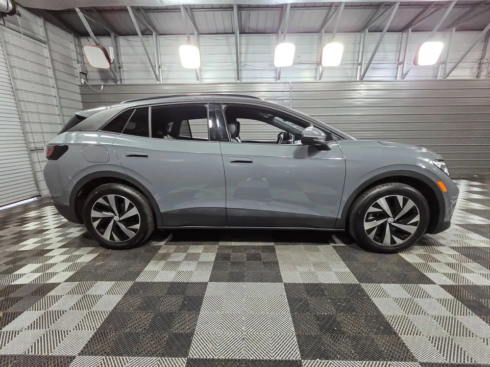 2023 Volkswagen ID.4 - Image 9 of 12