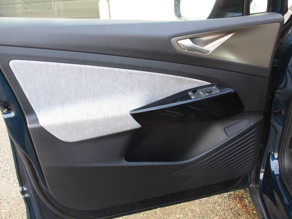 2023 Volkswagen ID.4 - Image 13 of 19