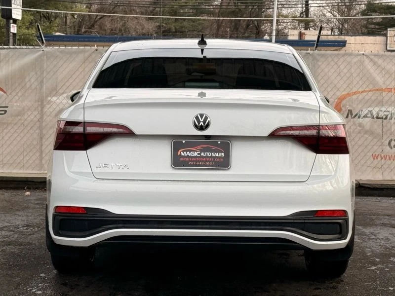 2023 Volkswagen A7 Jetta - Image 10 of 12