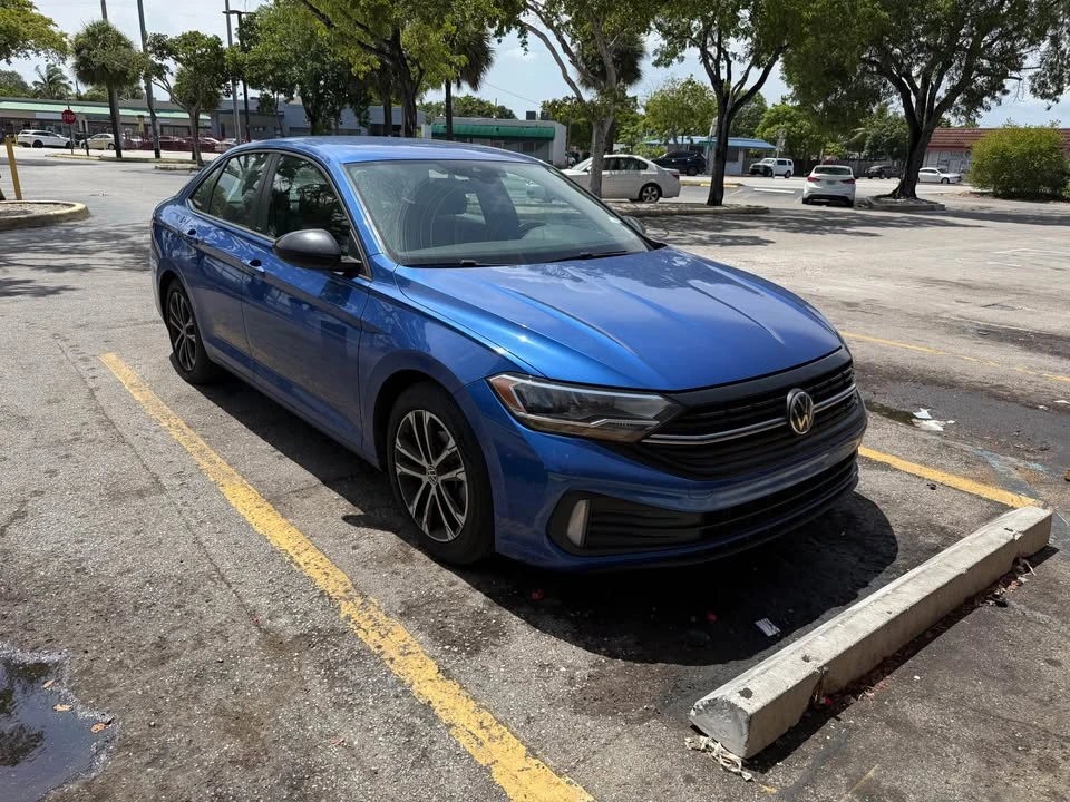 2023 Volkswagen A7 Jetta - Image 2 of 9