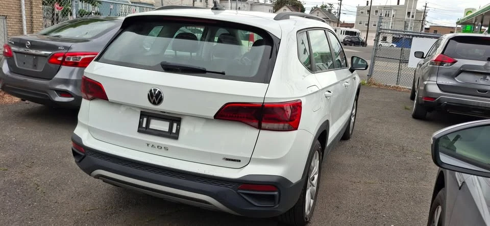 2023 Volkswagen Taos - Image 4 of 14