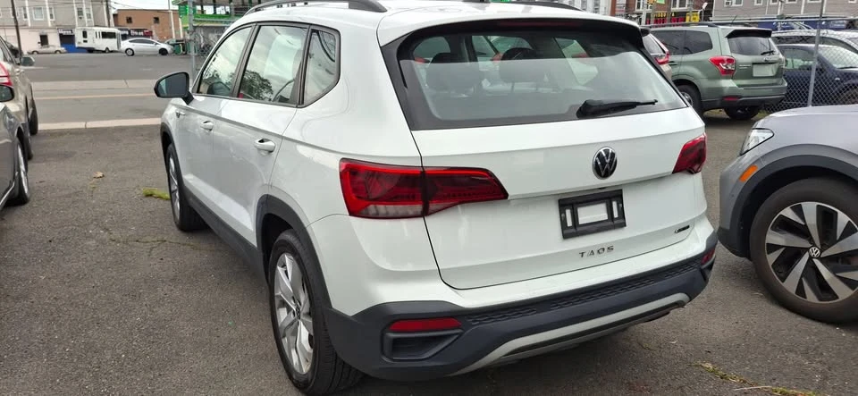 2023 Volkswagen Taos - Image 5 of 14