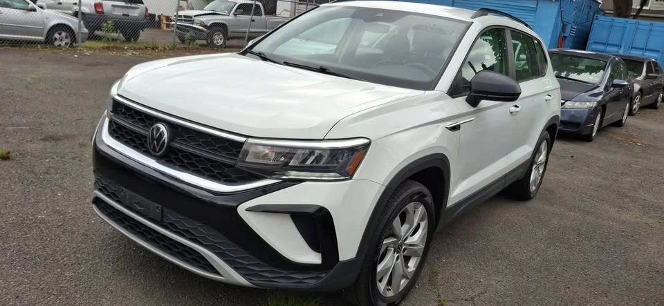 2023 Volkswagen Taos - Image 2 of 14