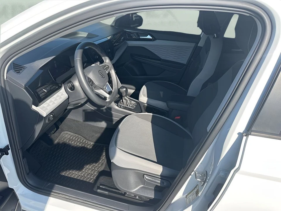 2023 Volkswagen Taos - Image 10 of 17