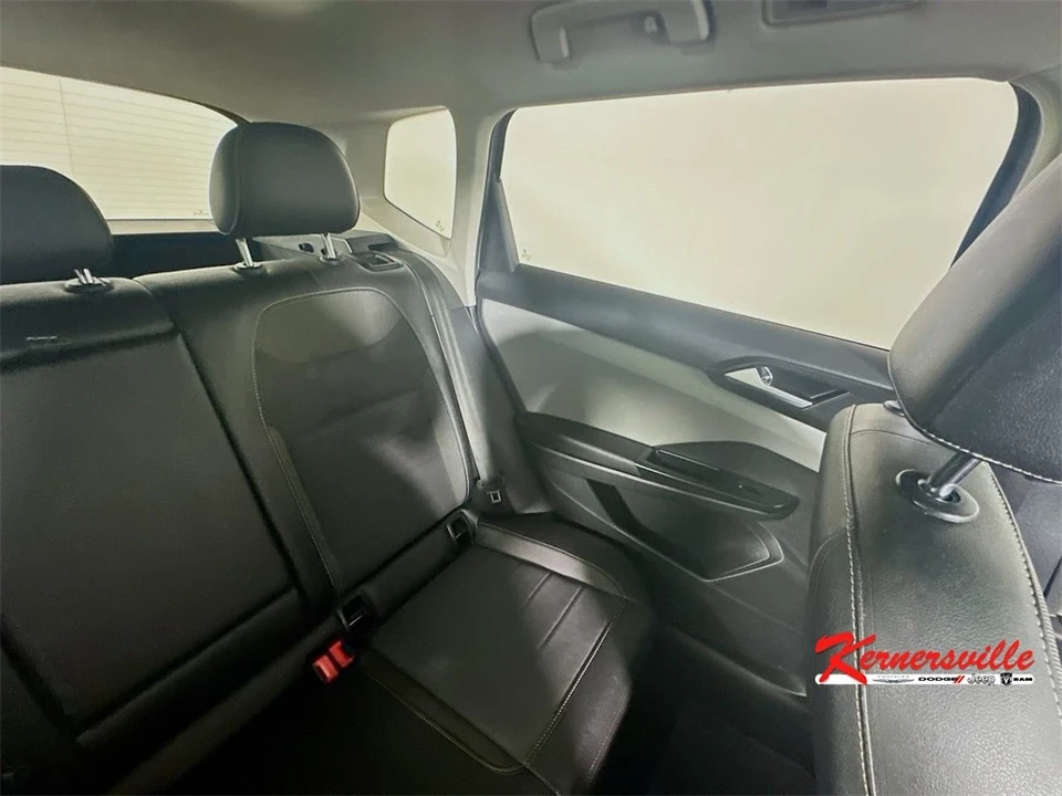 2023 Volkswagen Taos - Image 14 of 21