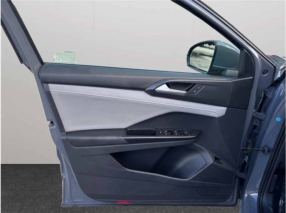 2023 Volkswagen Taos - Image 17 of 21